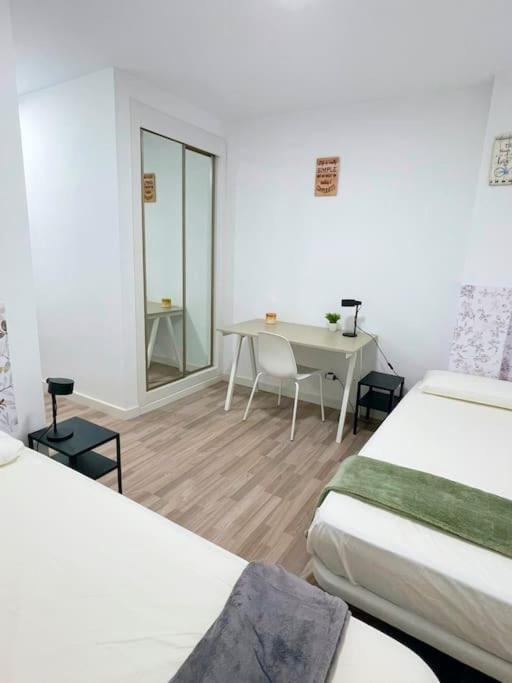 Modern Apartment In Malaga - Rosas Eksteriør billede