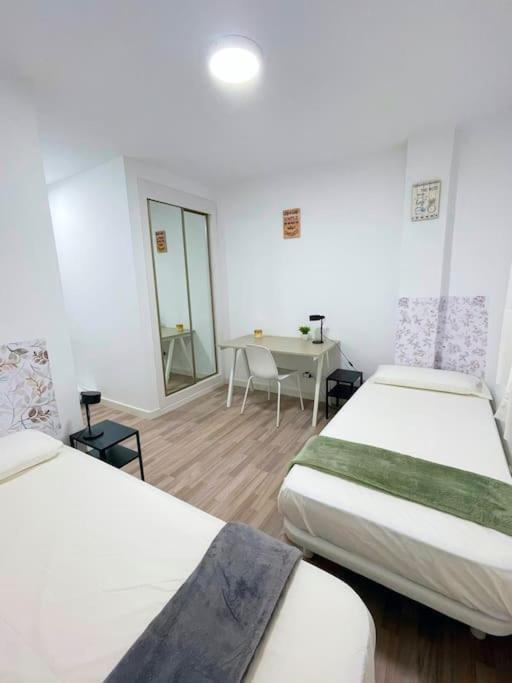 Modern Apartment In Malaga - Rosas Eksteriør billede